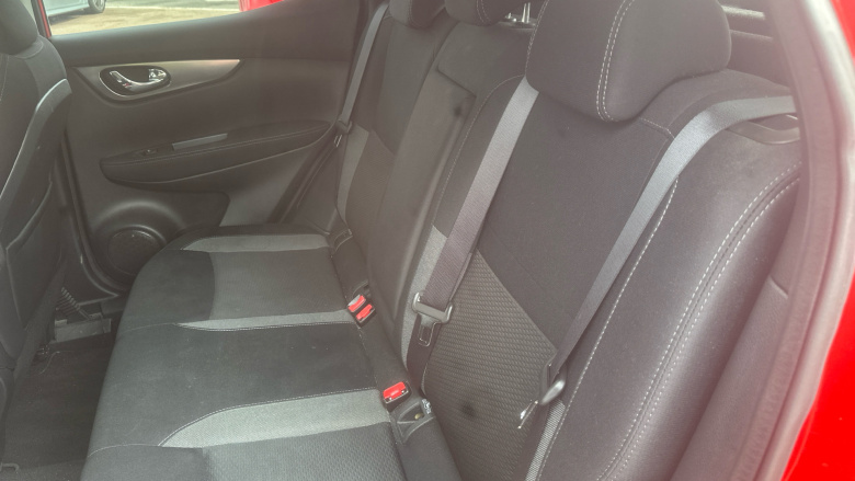 Nissan Qashqai 1.5 dCi N-Connecta 5dr Diesel Hatchback
